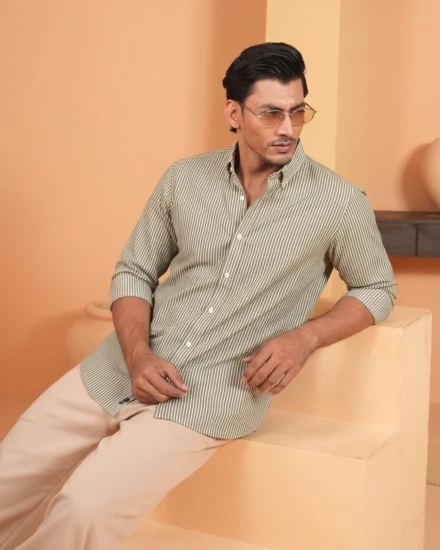 Men’s Vertically Striped Long-Sleeve Shirt